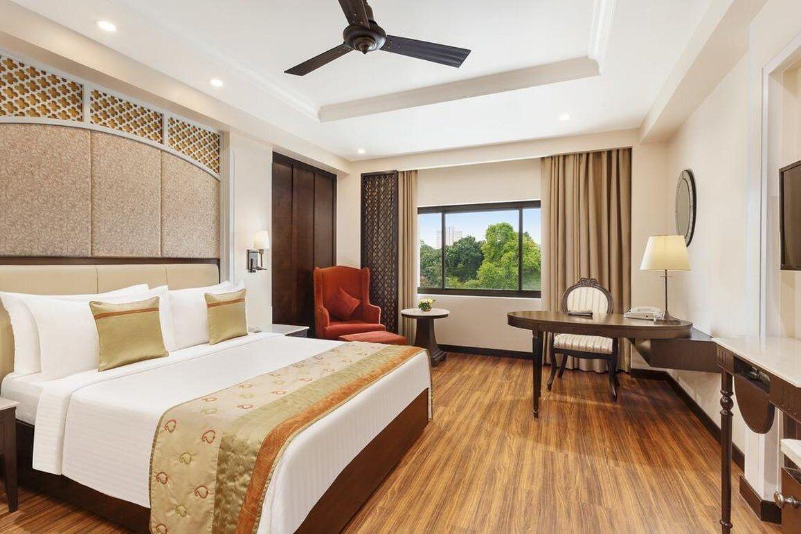 La Place Sarovar Portico Lucknow Exterior photo