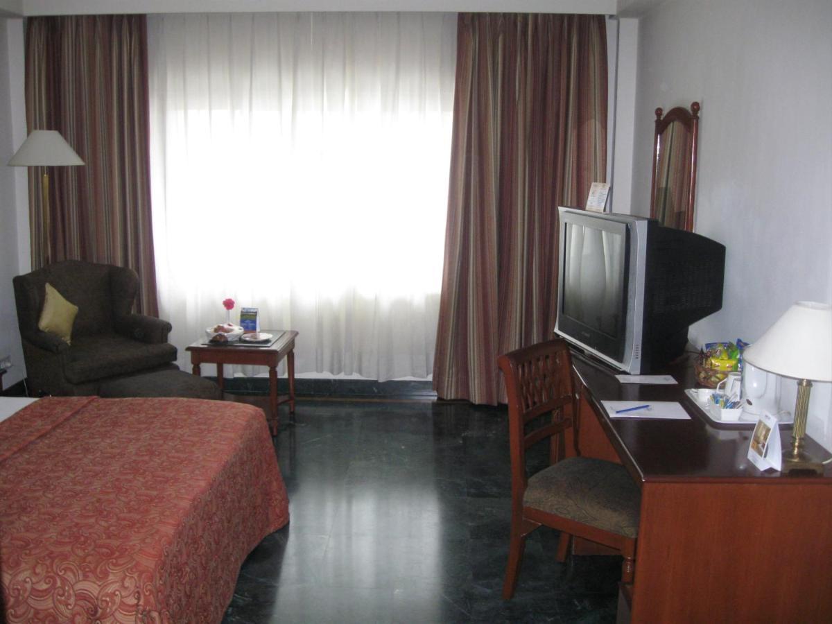 La Place Sarovar Portico Lucknow Exterior photo