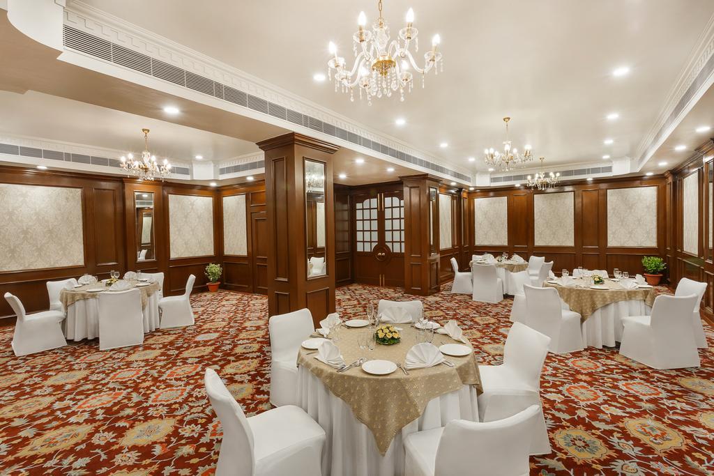 La Place Sarovar Portico Lucknow Exterior photo